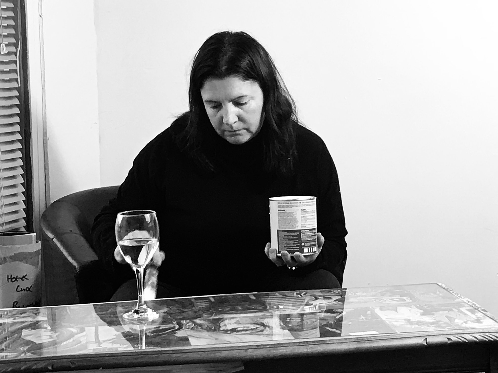 aertist working www.palletartstudio.co.uk